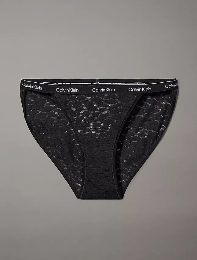 Bikini de fio dental com renda moderna Bikini de fio dental com renda moderna
