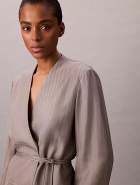 Blazer cruzado em jacquard de viscose