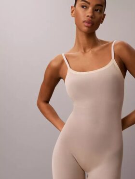 Body minimalista em malha até à coxa