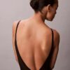 Body minimalista em malha até à coxa Body minimalista em malha até à coxa