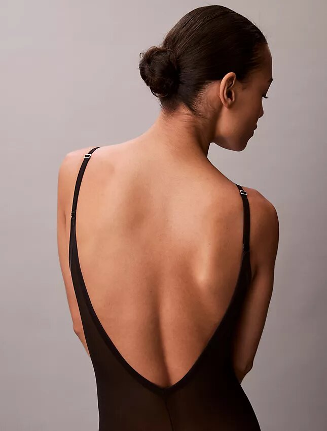 Body minimalista em malha até à coxa Body minimalista em malha até à coxa