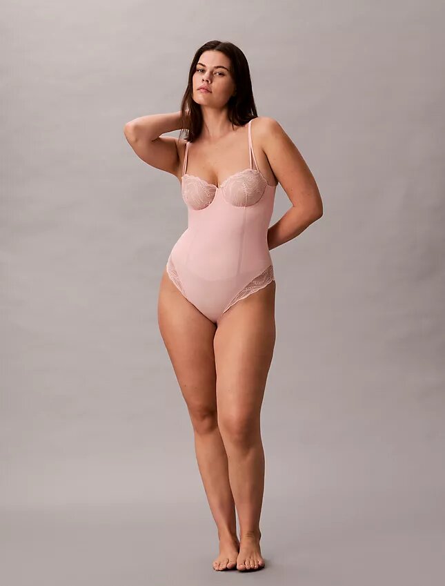 Body sensual em renda elástica Body sensual em renda elástica