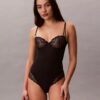 Body sensual em renda elástica Body sensual em renda elástica
