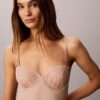 Body sensual em renda elástica Body sensual em renda elástica