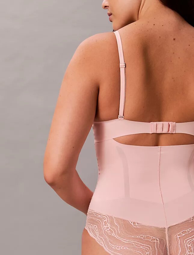Body sensual em renda elástica Body sensual em renda elástica