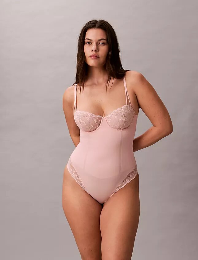 Body sensual em renda elástica Body sensual em renda elástica
