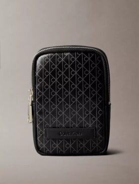 Bolsa com fecho de correr e logótipo em todo o tecido