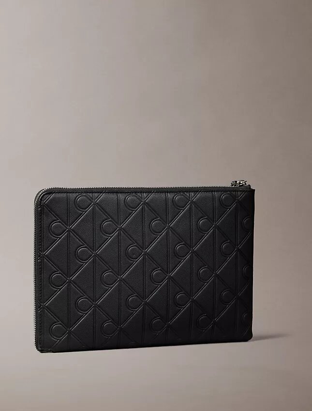 Bolsa com logótipo em relevo Bolsa com logótipo em relevo