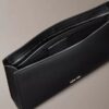 Bolsa com logótipo em relevo Bolsa com logótipo em relevo