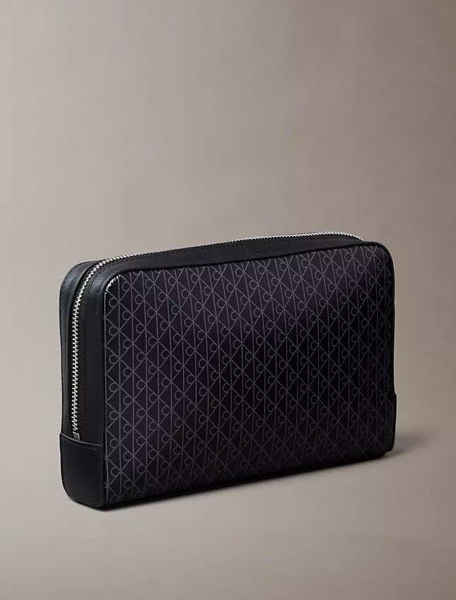 Bolsa com logótipo em todo o tecido Bolsa com logótipo em todo o tecido