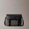 Bolsa mensageiro pequena com emblema em jacquard Bolsa mensageiro pequena com emblema em jacquard