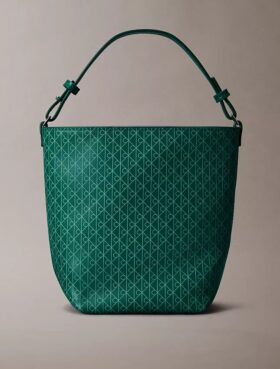 Bolsa tipo balde pequena com logótipo em todo o tecido e bolsa interior