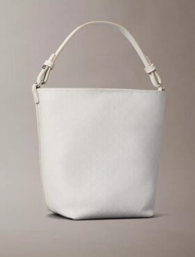 Bolsa tipo balde pequena com logótipo em todo o tecido e bolsa interior
