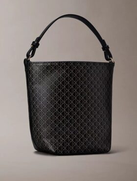 Bolsa tipo balde pequena com logótipo em todo o tecido e bolsa interior