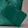 Bolsa tipo balde pequena com logótipo em todo o tecido e bolsa interior Bolsa tipo balde pequena com logótipo em todo o tecido e bolsa interior