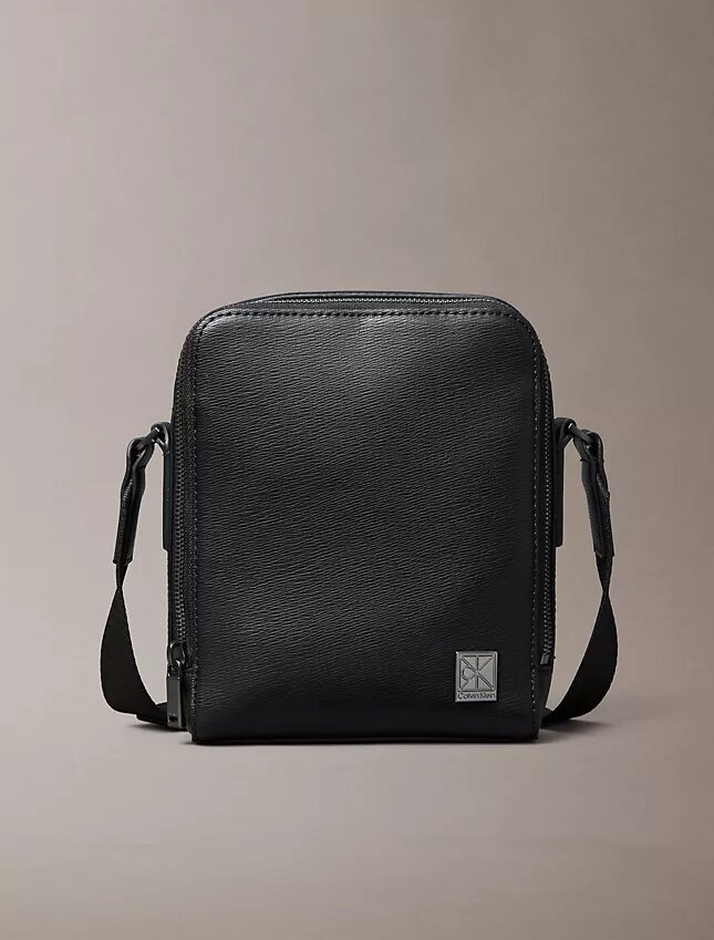 Bolsa tipo repórter fina com logótipo Bolsa tipo repórter fina com logótipo