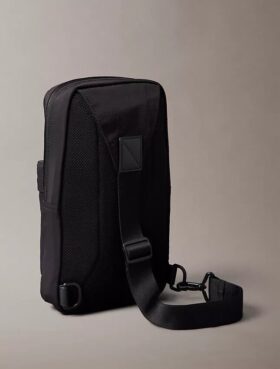 Bolsa tipo sling em nylon