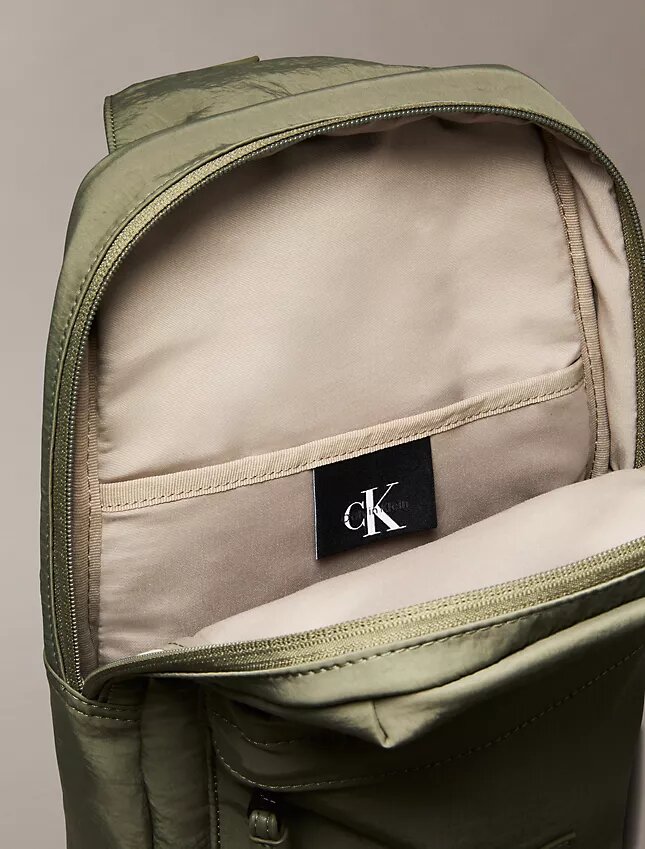 Bolsa tipo sling em nylon Bolsa tipo sling em nylon