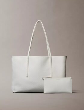 Bolsa Tote com Logótipo Emblemático em Toda a Superfície e Bolsa