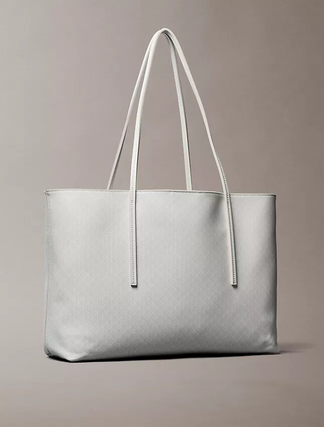 Bolsa Tote com Logótipo Emblemático em Toda a Superfície e Bolsa Bolsa Tote com Logótipo Emblemático em Toda a Superfície e Bolsa