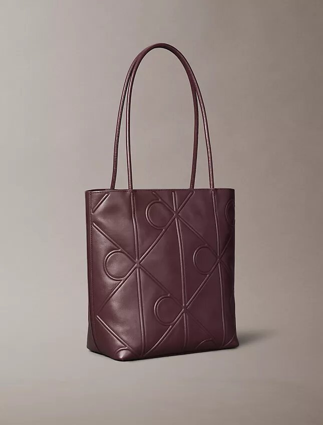 Bolsa Tote Pequena com Emblema em Relevo Bolsa Tote Pequena com Emblema em Relevo