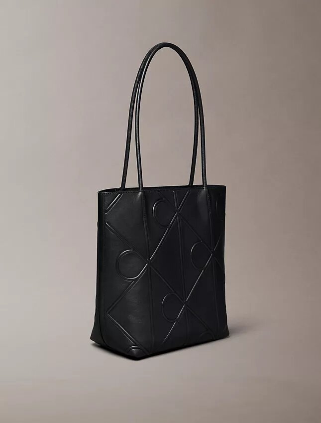 Bolsa Tote Pequena com Emblema em Relevo Bolsa Tote Pequena com Emblema em Relevo