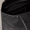 Bolsa Tote Pequena com Emblema em Relevo Bolsa Tote Pequena com Emblema em Relevo