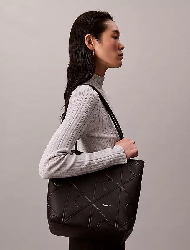 Bolsa Tote Pequena com Emblema em Relevo Bolsa Tote Pequena com Emblema em Relevo