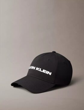 Boné com logótipo Calvin Klein