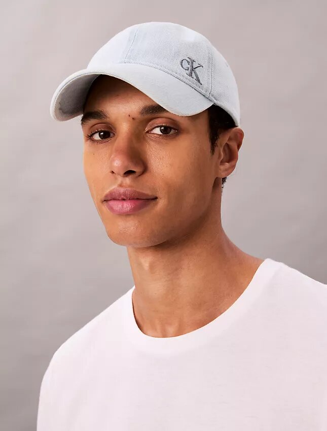Boné de basebol em Denim desbotado com logótipo bordado Boné de basebol em Denim desbotado com logótipo bordado