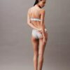 Bralette triangular com fecho frontal, ligeiramente forrada, em algodão e Modal
