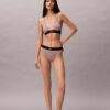 Bralette triangular com forro leve, em microfibra elástica com Monogram gráfico Bralette triangular com forro leve, em microfibra elástica com Monogram gráfico