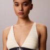 Bralette triangular com forro leve, em microfibra elástica com Monogram gráfico Bralette triangular com forro leve, em microfibra elástica com Monogram gráfico