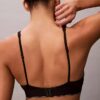 Bralette triangular com forro leve, em microfibra elástica com Monogram gráfico Bralette triangular com forro leve, em microfibra elástica com Monogram gráfico