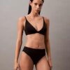 Bralette triangular com forro leve Form to Body Bralette triangular com forro leve Form to Body