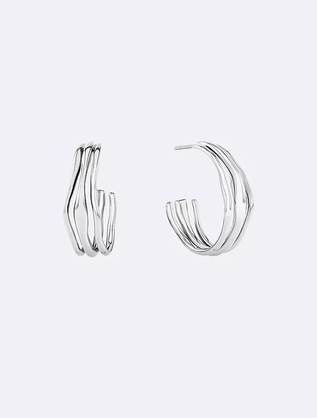 Brincos de argola com forma escultural e fluida Brincos de argola com forma escultural e fluida
