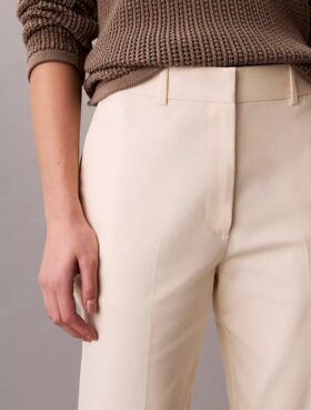 Calças chino de corte reto em algodão Cotton Stretch