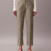 Calças chino de corte reto em algodão Cotton Stretch Calças chino de corte reto em algodão Cotton Stretch