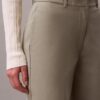 Calças chino de corte reto em algodão Cotton Stretch Calças chino de corte reto em algodão Cotton Stretch