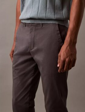 Calças chino em algodão elástico Calças chino em algodão elástico