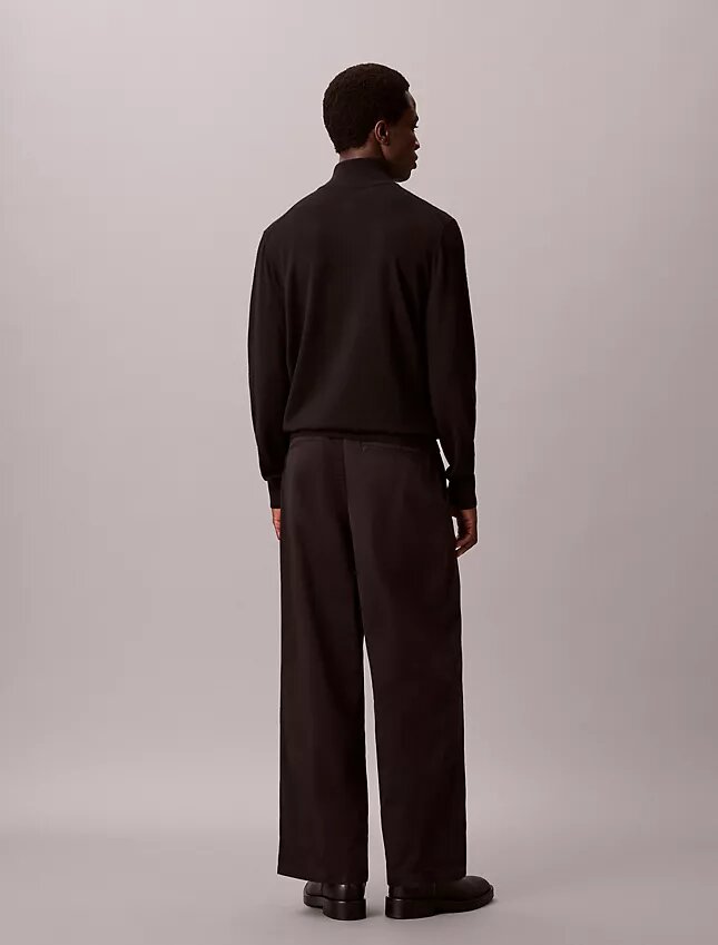 Calças Chino largas em sarja Cotton Stretch de algodão Calças Chino largas em sarja Cotton Stretch de algodão