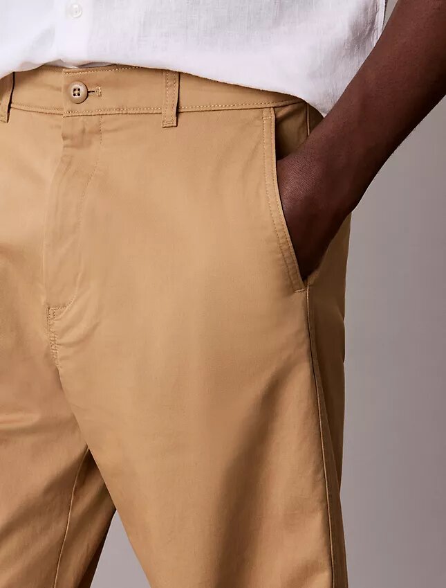 Calças chino retas em algodão Cotton Stretch 90s Straight Calças chino retas em algodão Cotton Stretch 90s Straight
