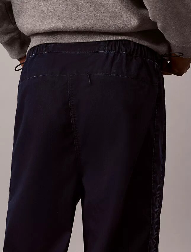 Calças de treino em Denim índigo leve Calças de treino em Denim índigo leve