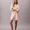 Calções Bermuda em sarja Cotton Stretch de algodão com pregas Calções Bermuda em sarja Cotton Stretch de algodão com pregas