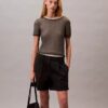 Calções Bermuda em sarja Cotton Stretch de algodão com pregas Calções Bermuda em sarja Cotton Stretch de algodão com pregas