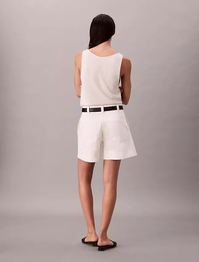 Calções Bermuda em sarja Cotton Stretch de algodão com pregas Calções Bermuda em sarja Cotton Stretch de algodão com pregas