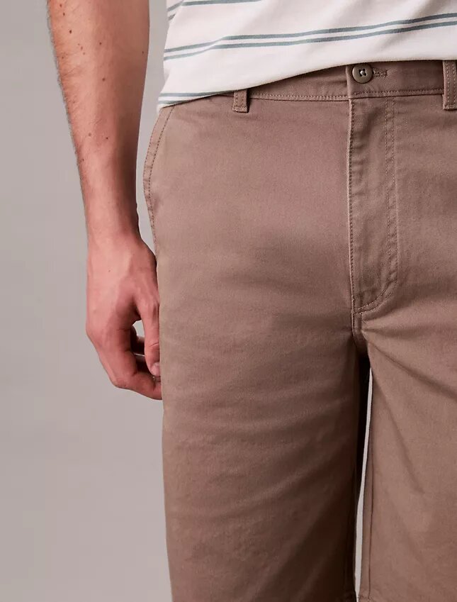 Calções Chino largos dos anos 90 Calções Chino largos dos anos 90