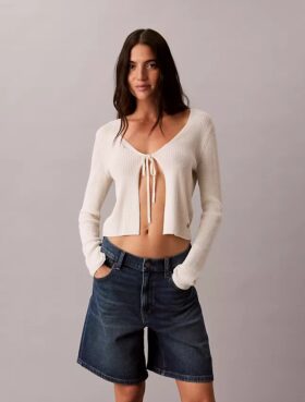 Calções de Denim com bainha enrolada e corte em A