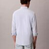 Camisa clássica com botões e tecido elástico