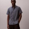 Camisa clássica com botões em seersucker